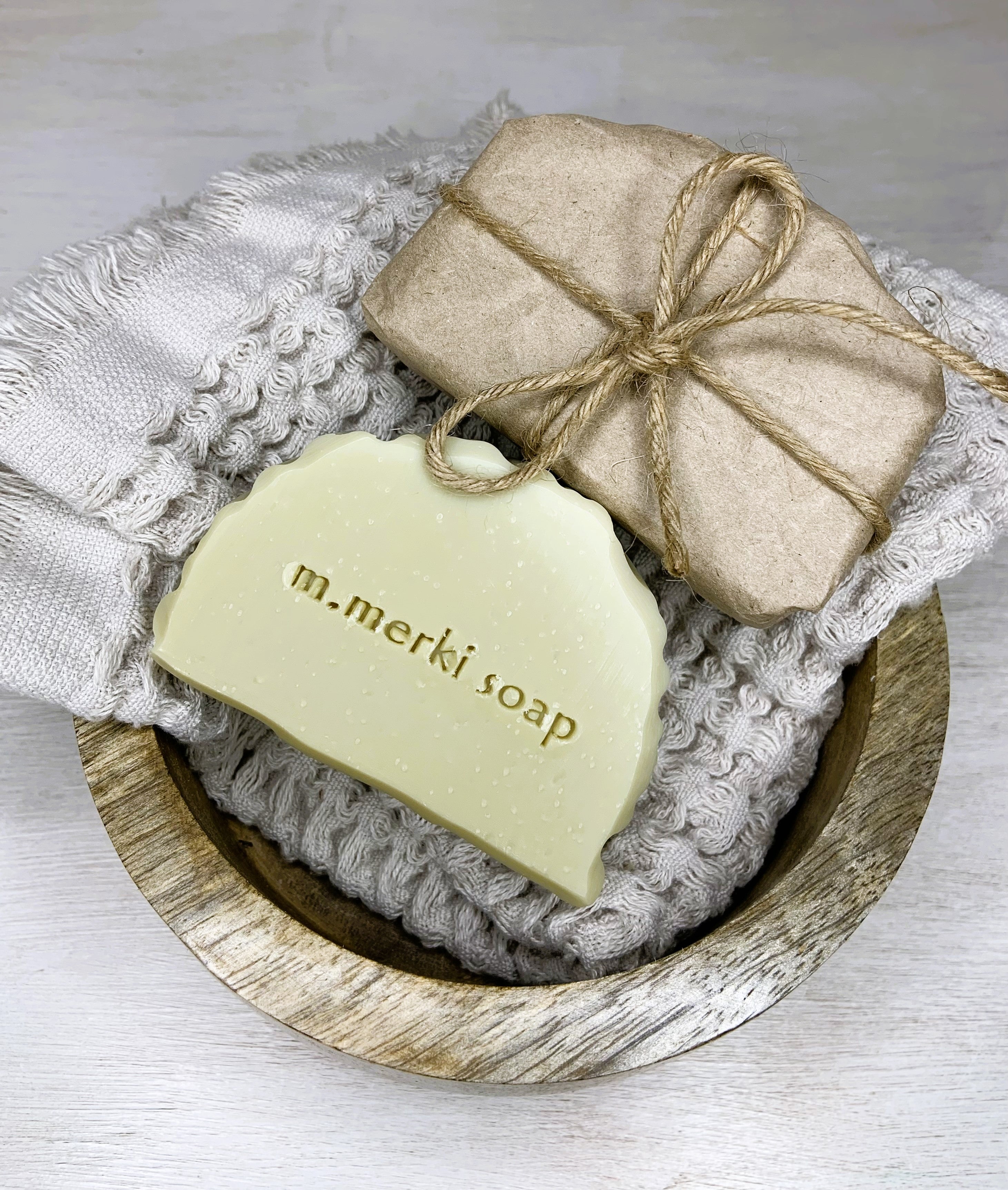 Aleppo inspired natural soap | 30% laurel berry oil, unscented