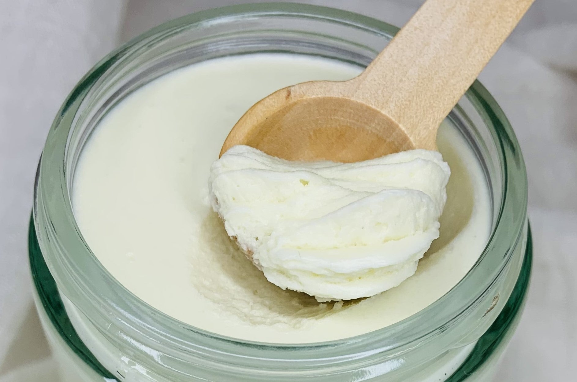 Natural whipped boby butter with shea butter Nilotica